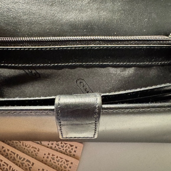 Vintage Coach Black Leather Clutch Wallet - Picture 8 of 16